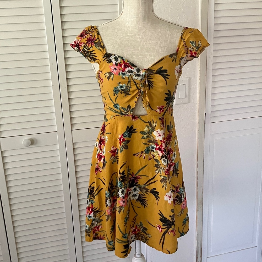 Xhilaration Floral Tie-Front Mustard Yellow‎ Dress cap sleeves size S
